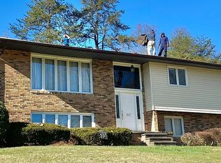 2113 Pinebrook Dr, Kingsport, TN 37660