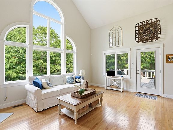 5th image of 5 Hemlock Rd #5