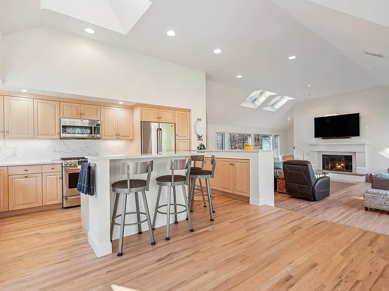15 Eastwood Ct — Photo 12