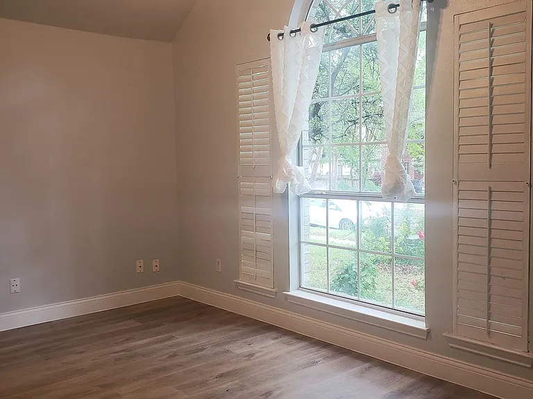 3822 Newland Dr — Photo 17