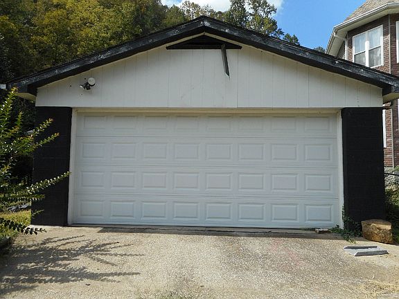 2 car detached garage