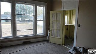 5th image of 405 N West St