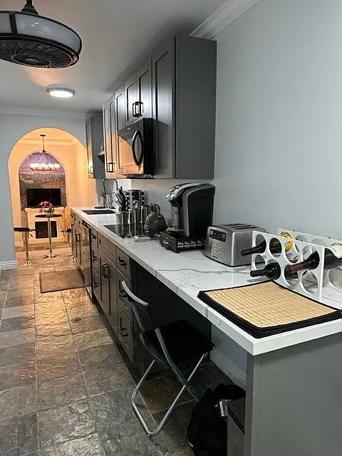 1 bed, $2,400 — Photo 3