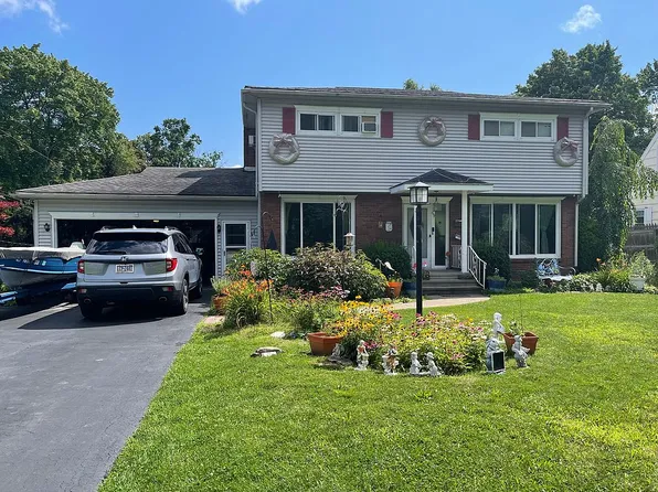 69 Spruce St, Mountain Top, PA 18707