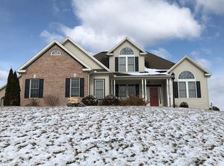 40 Clubhouse Rd, Carlisle, PA 17015