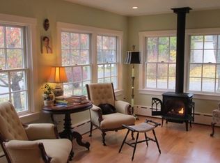 18 Limerock St, Camden, ME 04843