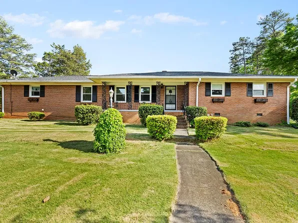 172 Highland Dr, Greenwood, SC 29649