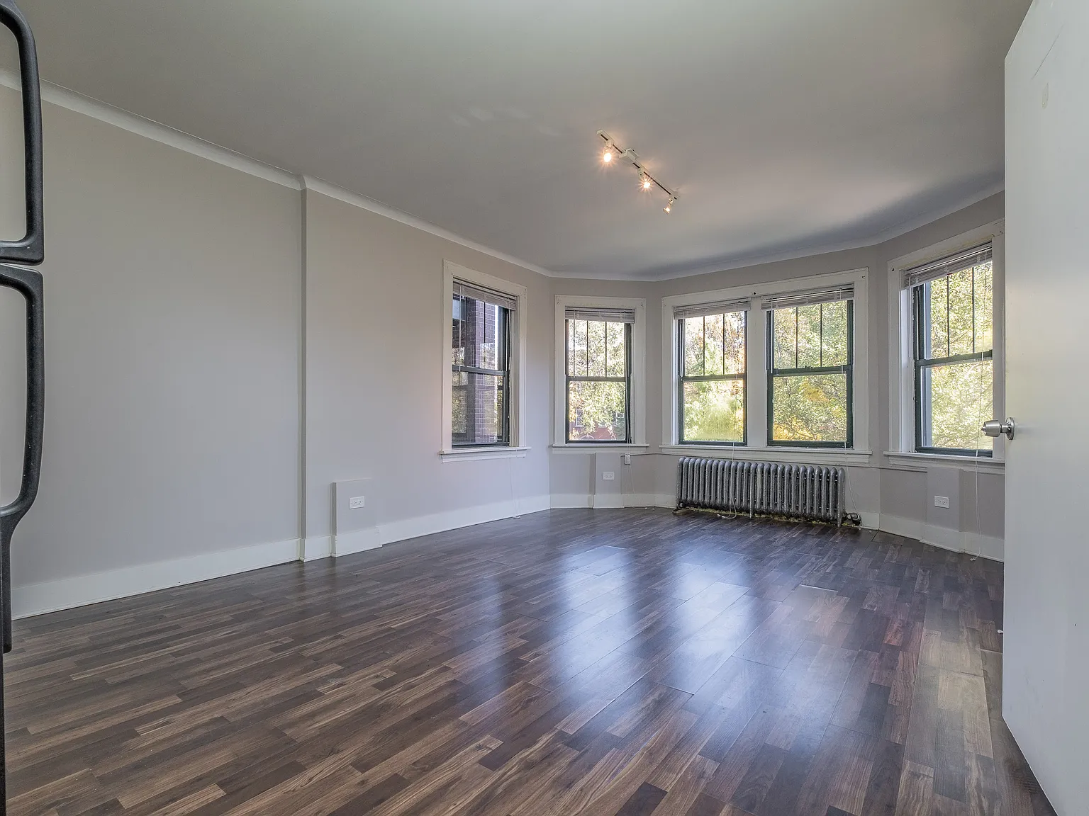 4706 N Beacon — Photo 3