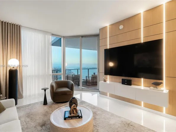 851 NE 1st Ave, Miami, FL
