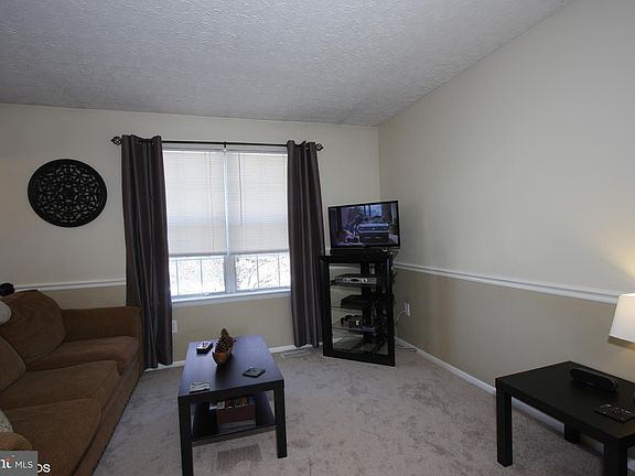 3rd image of 1023 4th St