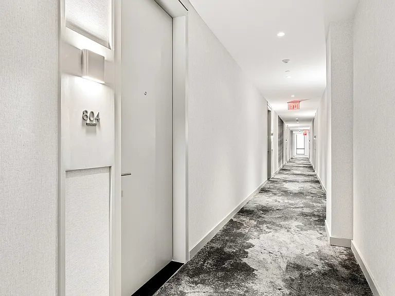 555 W 45th St #3F — Photo 47