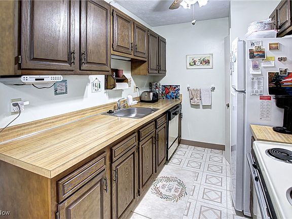 4th image of 2917 N Bay Dr APT M15