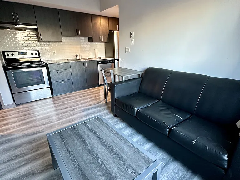 275 F Larch St #313 — Photo 4