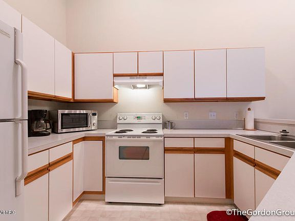 5th image of 8656 S Jasonville Ct SE #141