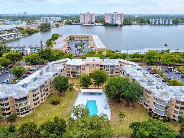 1301 NE 191st St #F417, Miami, FL 33179
