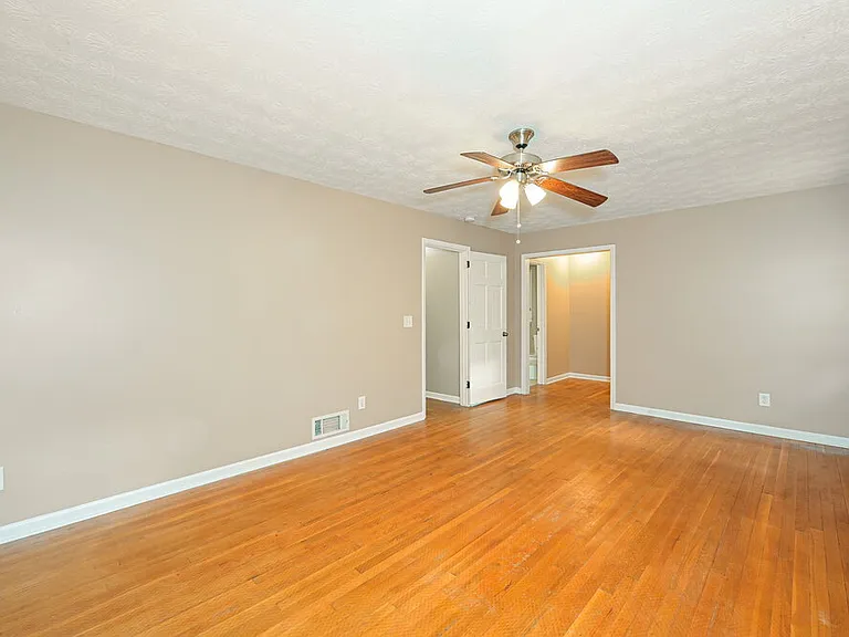 4434 Luxembourg Dr — Photo 10