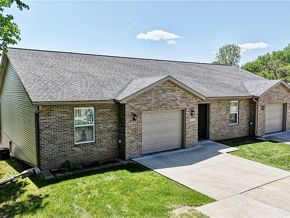 3rd image of 213 Knollton Dr