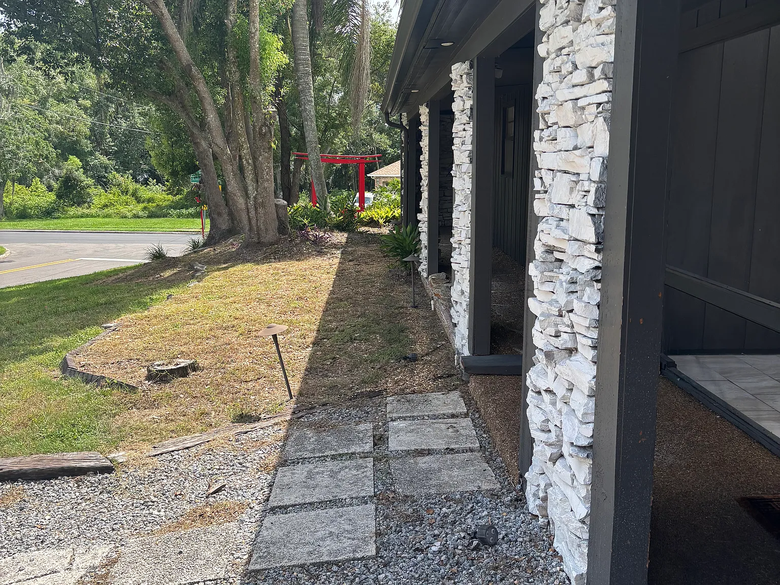 3 bed, 1350 sqft, $3,000 — Photo 3