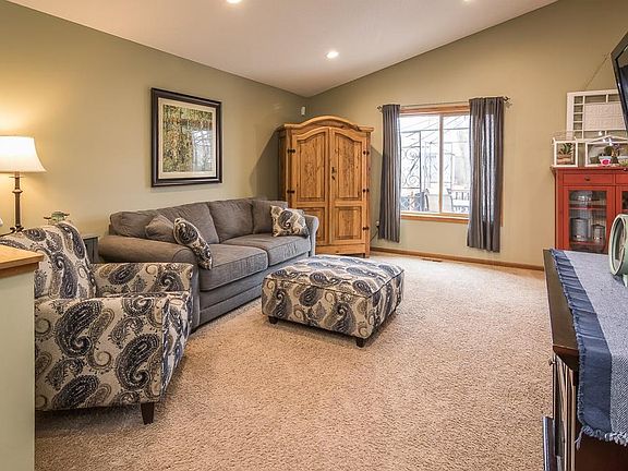 Note the vaulted ceiling!