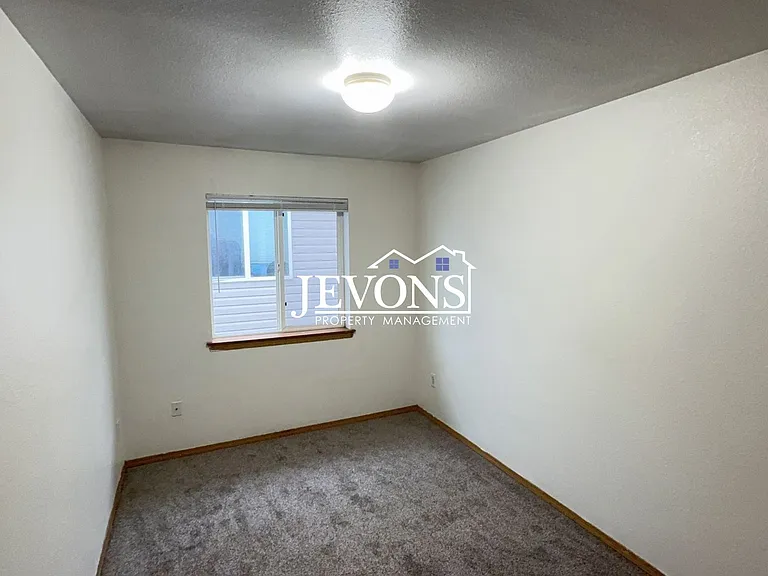 4538 S Warner St #A — Photo 12