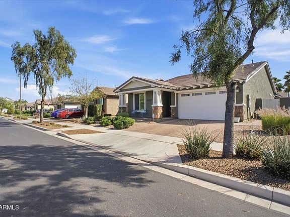 3rd image of 14373 W BLOOMFIELD Road