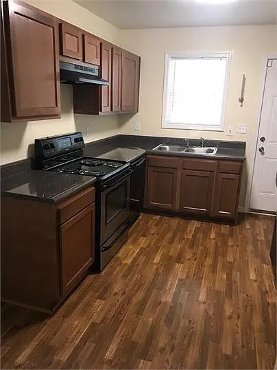 Kitchen - 1929 Vesta Ave #3