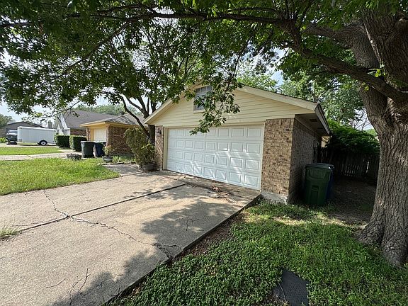 3rd image of 5120 Shoregate Sq