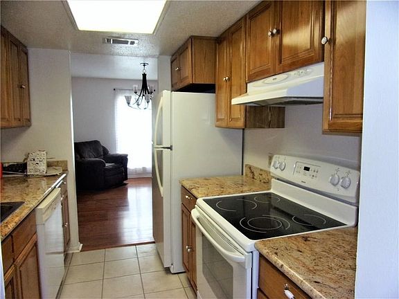 5th image of 305 Parkview Blvd #305