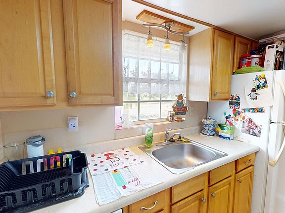 4th image of 205 Bristol Ln
