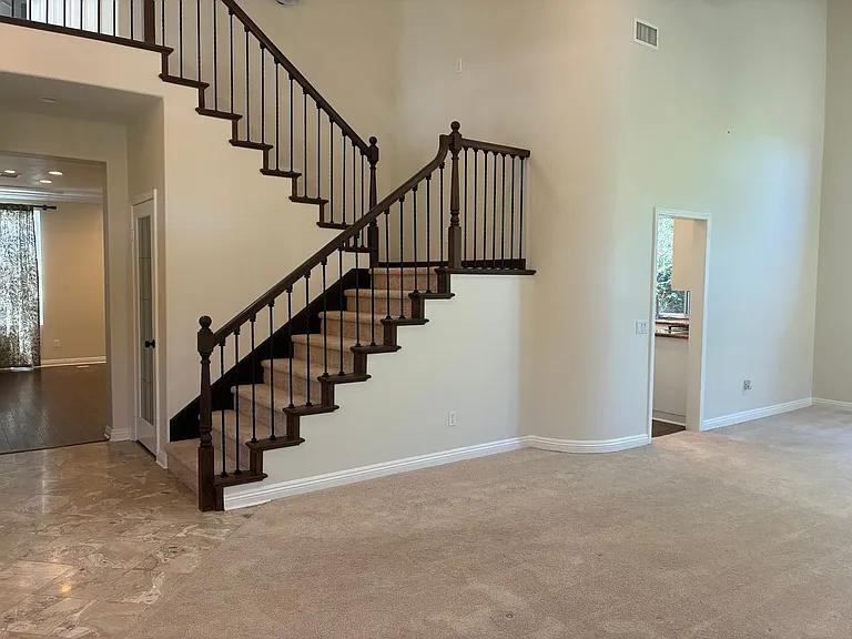 585 Mindenvale Ct — Photo 3
