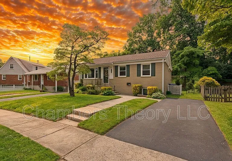 3904 Lantern Dr — Photo 1