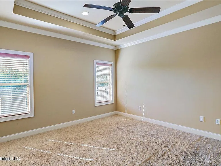 987 N Azalea Dr — Photo 17