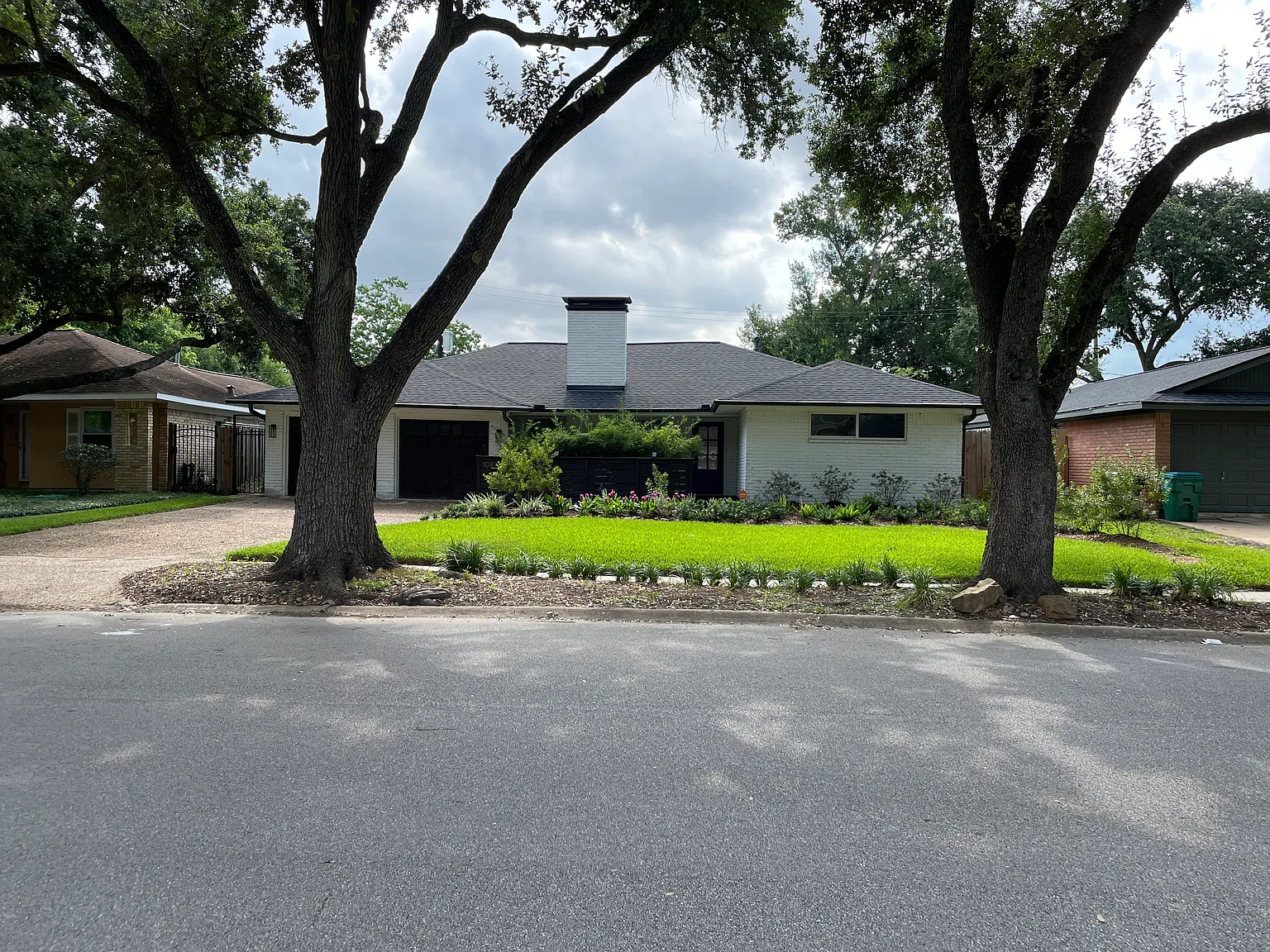 10819 Oasis Dr — Photo 3