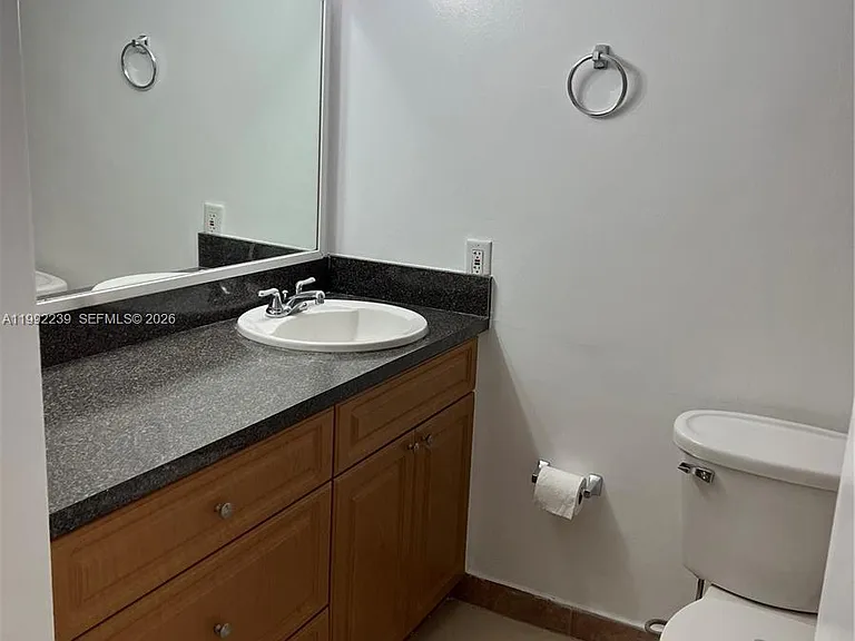 1801 S Treasure Dr #512A — Photo 9