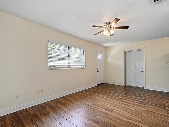 3rd image of 2046 Jewell Ave