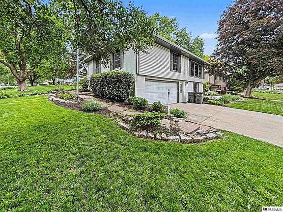 3rd image of 5950 Elkcrest Dr