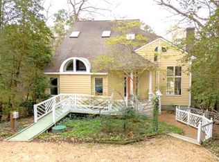 5446 Irvington Rd, White Stone, VA 22578