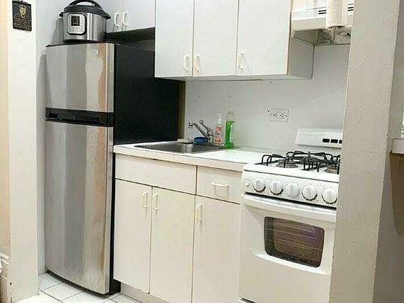 3rd image of 249 W End Ave APT 3B