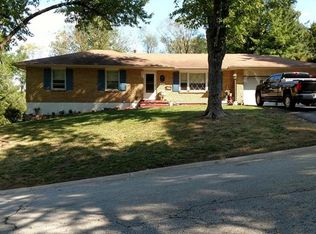 11304 Ridge Dr, Sugar Creek, MO 64054
