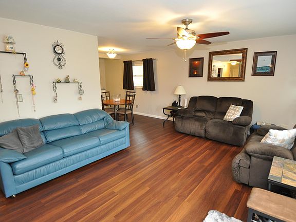 3rd image of 470 Dovewood Dr