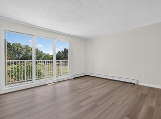 7220 Lindsay Rd #203, Richmond, BC V7C 2P5