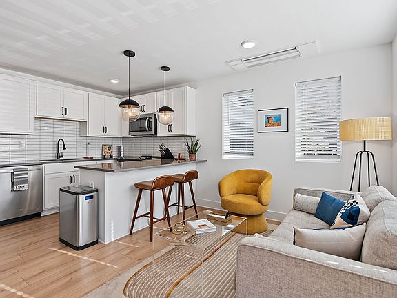 5th image of 102 Duke St #8