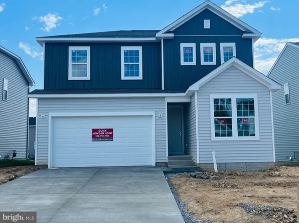 118 7th St, Middletown, VA 22645