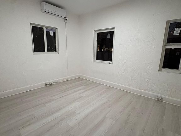 3rd image of 1800 SW 9th St #1