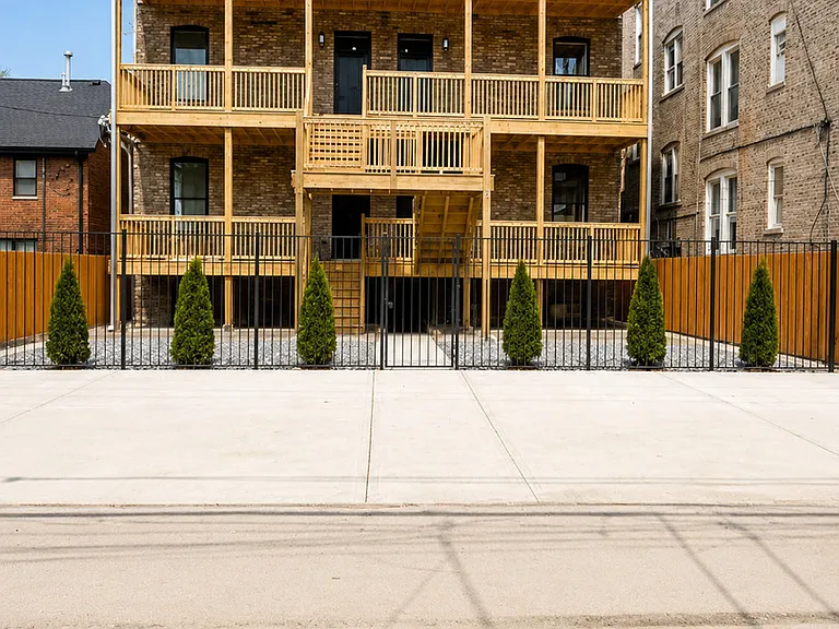 1309 N Rockwell St #2 — Photo 20