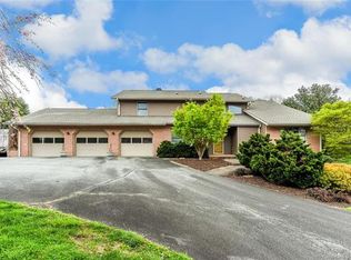 74 Beechwood Dr, Horse Shoe, NC 28742
