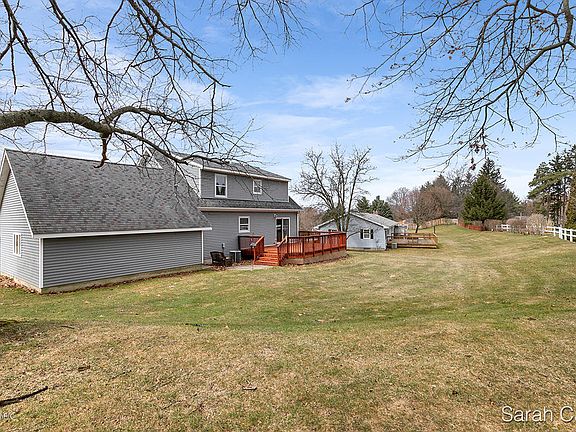 3rd image of 3088 Windover Dr NE