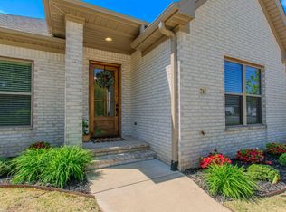 74 Saffron Cir, Little Rock, AR 72223