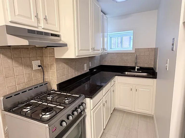 42 N Bennet St #1BC — Photo 1