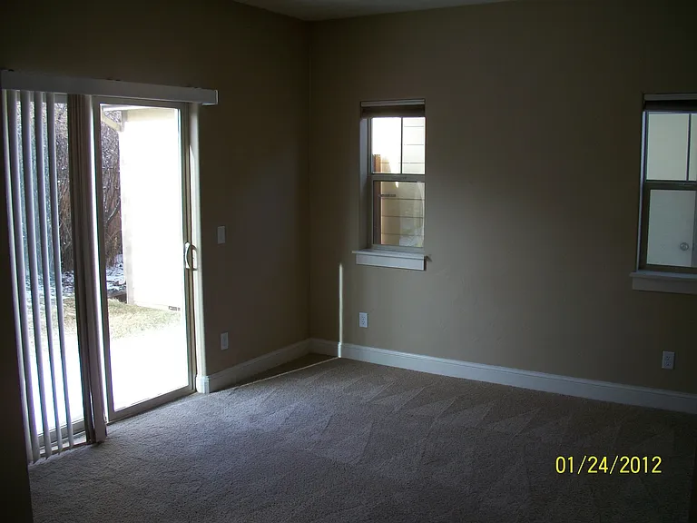 611 N 15th Ave — Photo 8